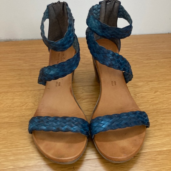 Sundance Catalog Bonaire Sandals 9 - Picture 3 of 5